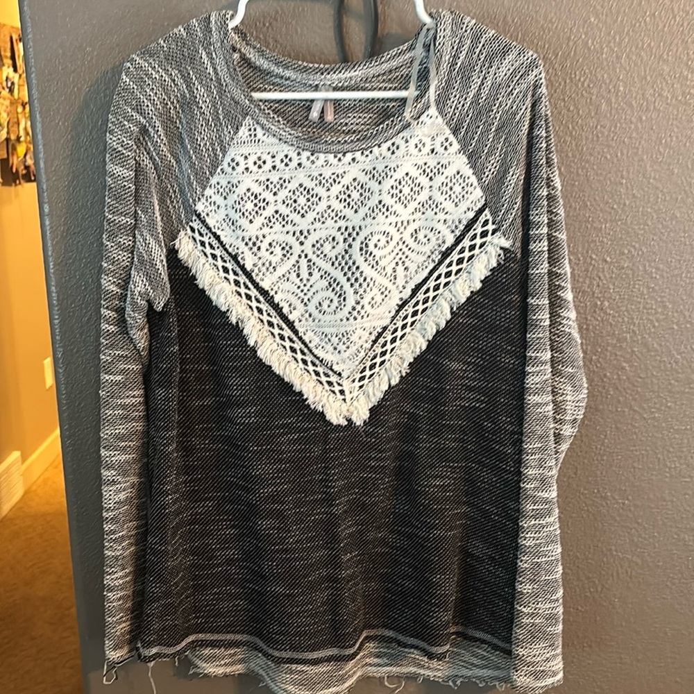 Women’s Vanity thin/light sweater